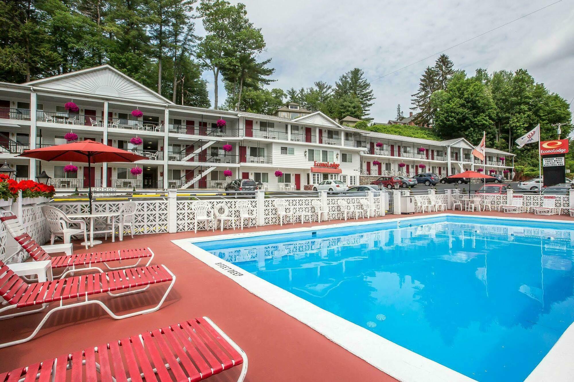 Baymont By Wyndham Lake George Exterior foto
